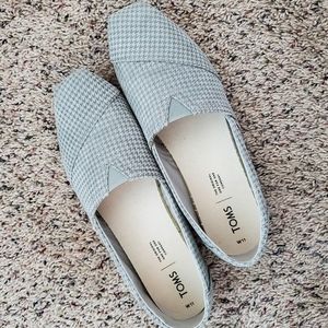 TOMS slipons - women's size 11